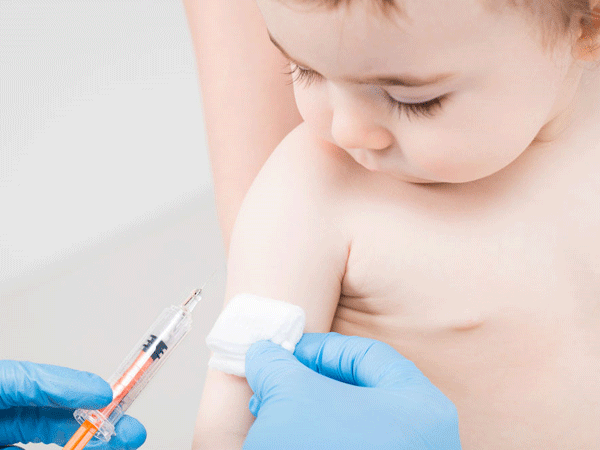 Trẻ em dưới 1 tuổi thường mắc bệnh gì và cần tiêm chủng những loại vắc xin nào?